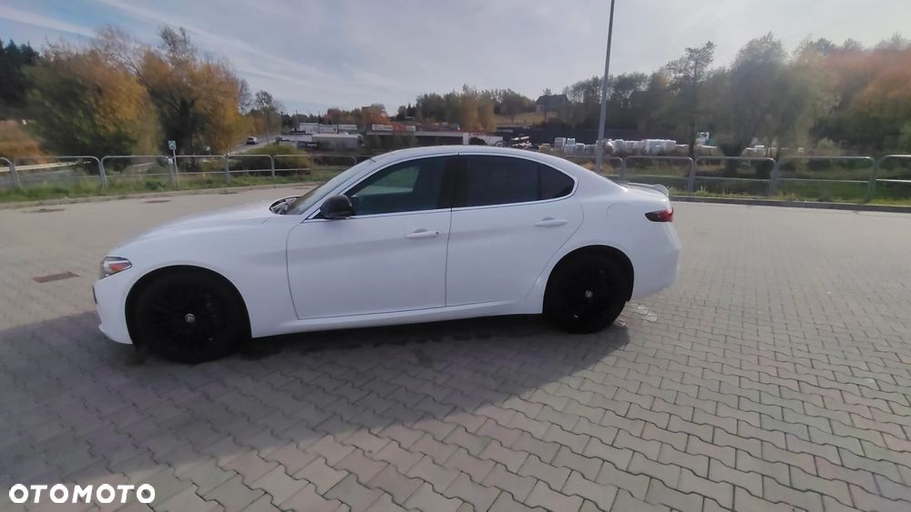 Alfa Romeo Giulia 2017 photo 4