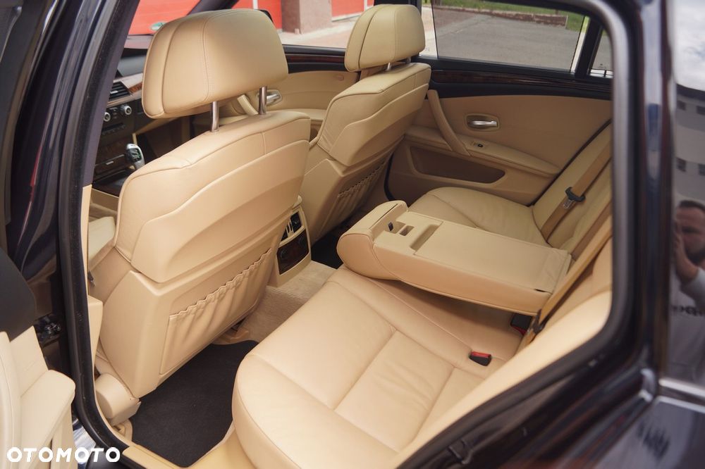 BMW Seria 5 525d Edition Sport - 28