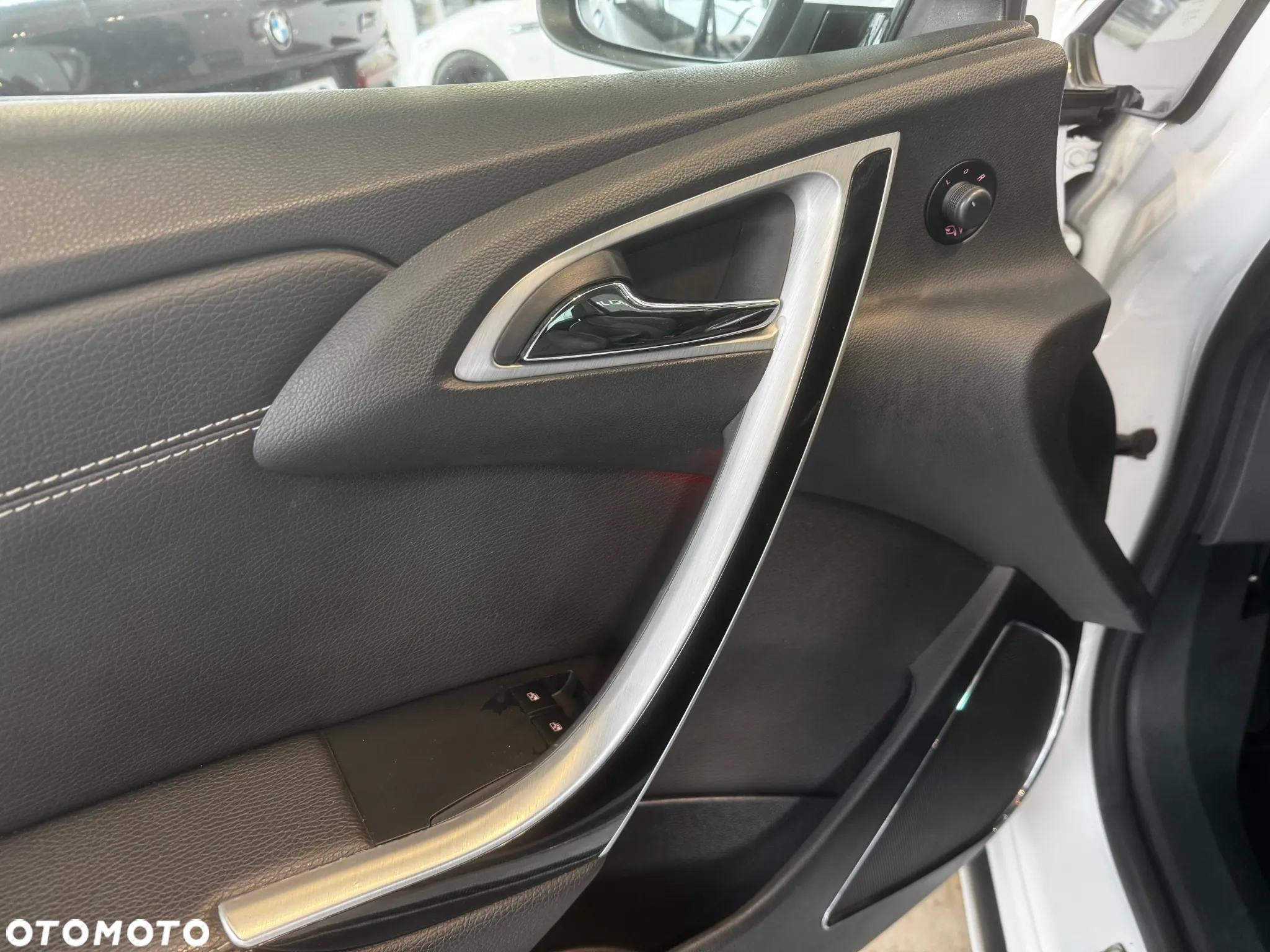Opel Astra GTC 1.7 CDTI DPF ecoFLEX Start/Stop - 11
