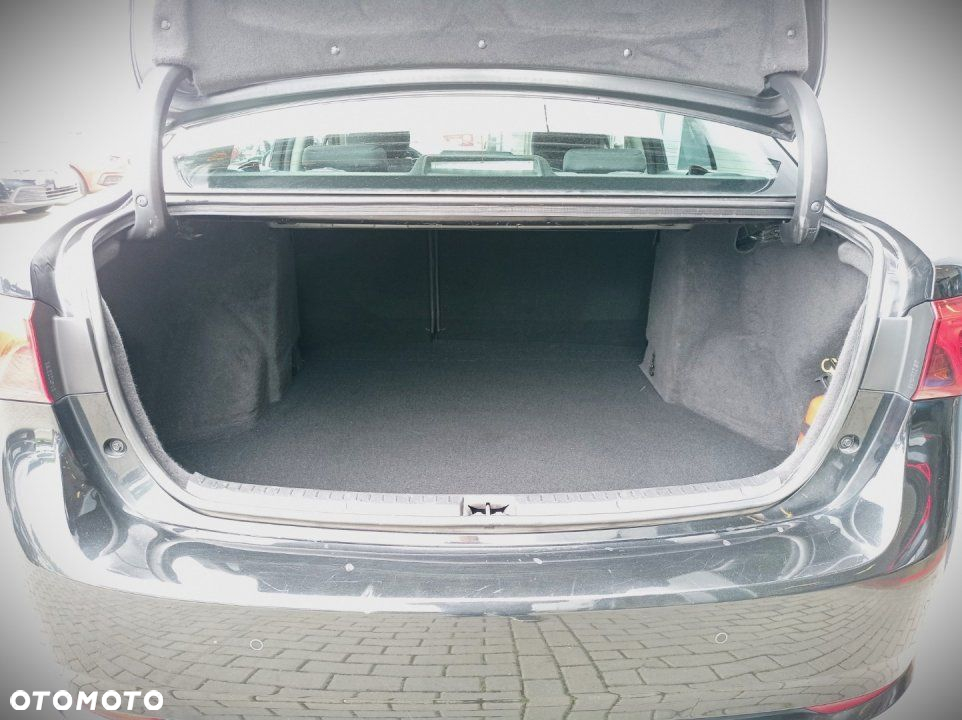 Toyota Avensis - 34