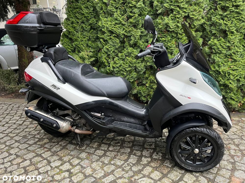 Piaggio MP-3 - 4