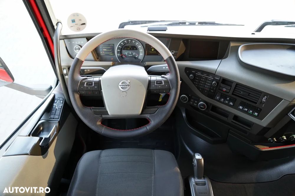 Volvo FH 500 / CORTINĂ / 6x2 / ACOPERIȘ RIDICAT / AER CONDIȚIONAT PARCARE / PUNTE RELAXABILĂ / CONTRACT DE SERVICE GOLD - 30