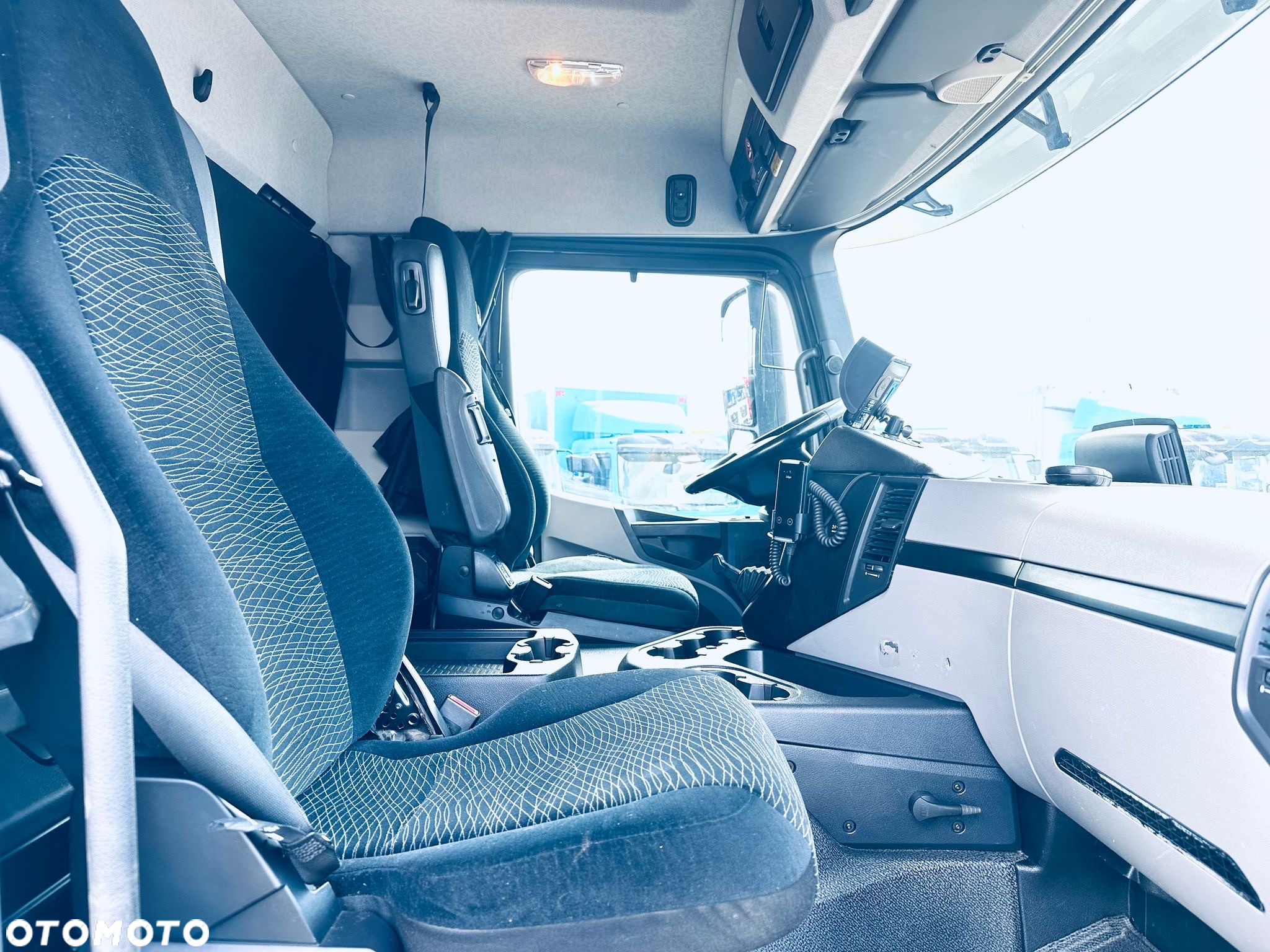 Mercedes-Benz ACTROS 2543/ KABINA SYPIALNA / CHŁODNIA - 27