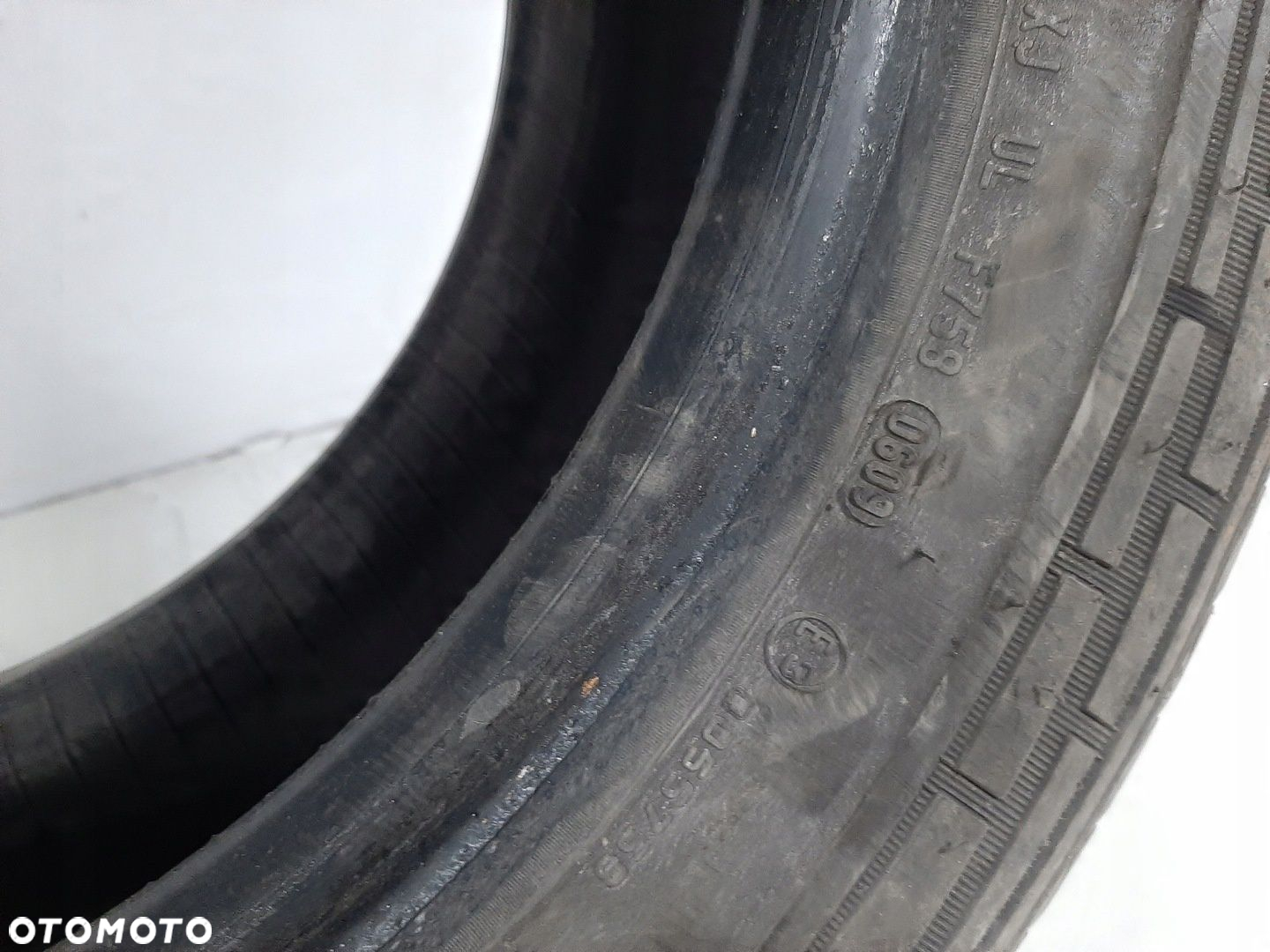 OPONY LETNIE PIRELLI CHRONO 205/70R15C 106/104R DOT 2009 BIEZNIK 8MM - 11