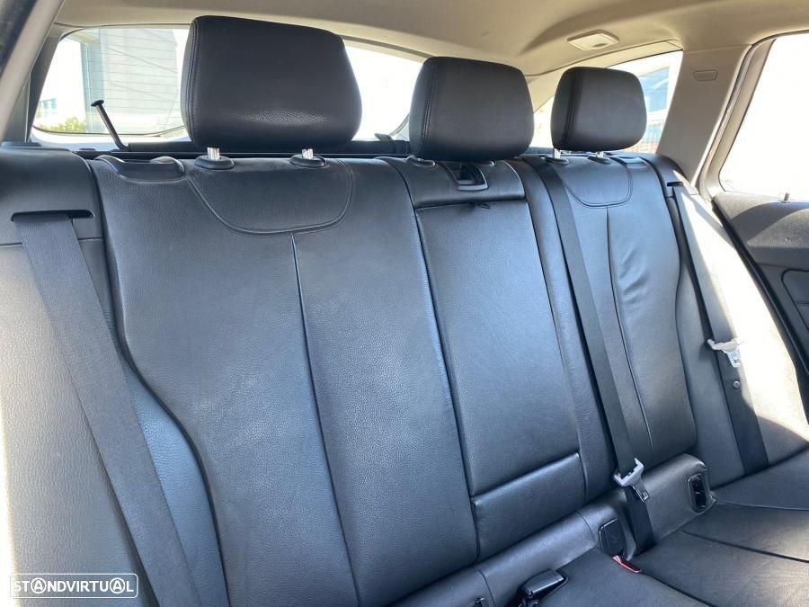 BMW 320 d EfficientDynamics Auto Exclusive - 10