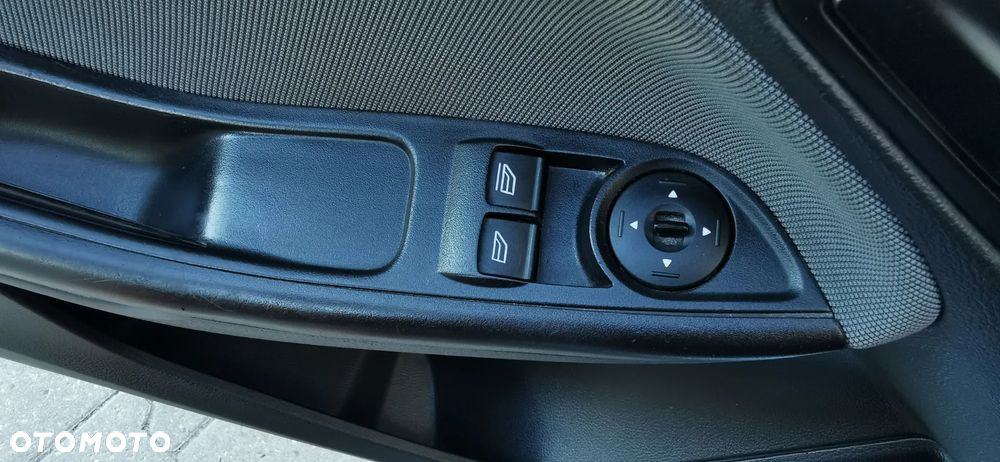 Ford Focus 1.0 EcoBoost Start-Stopp-System Champions Edition - 17