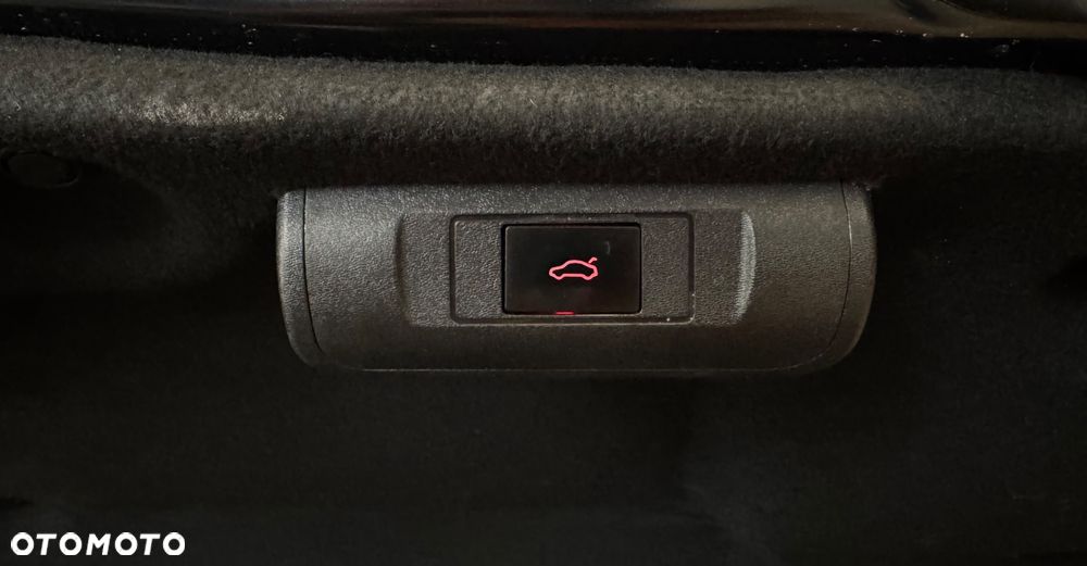 Toyota Camry 2.5 Hybrid Executive CVT - 20