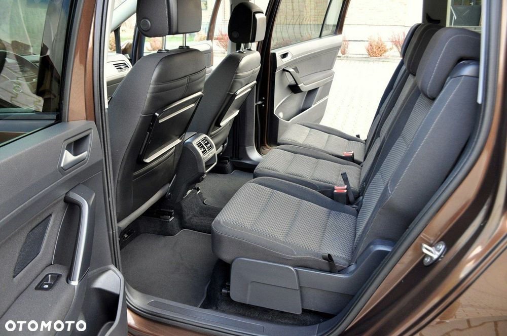 Volkswagen Touran - 21