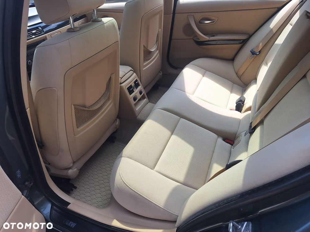 BMW Seria 3 320d - 4