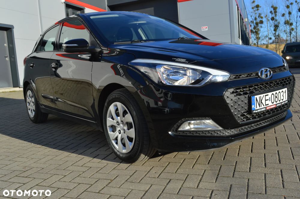 Hyundai i20 blue 1.2 - 11
