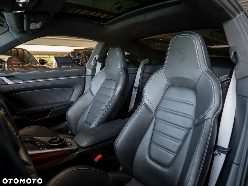Porsche 911 Turbo S - 22