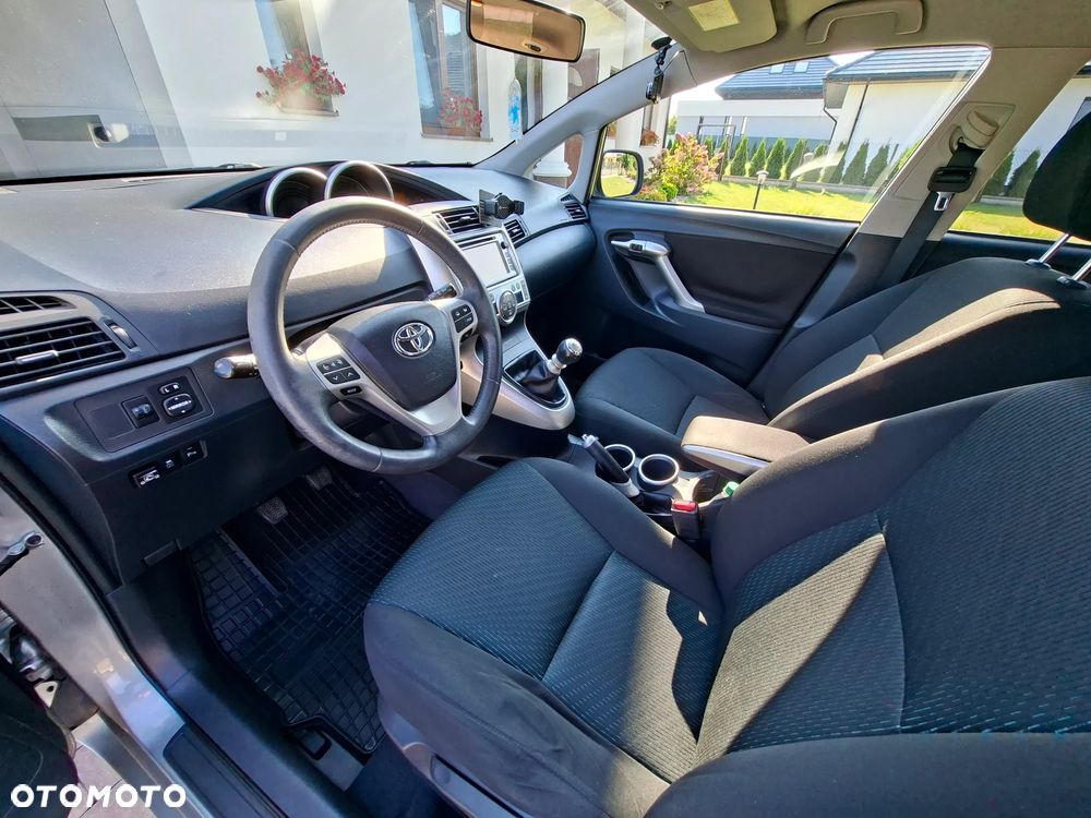 Toyota Verso 1.6 Sol EU5 - 10