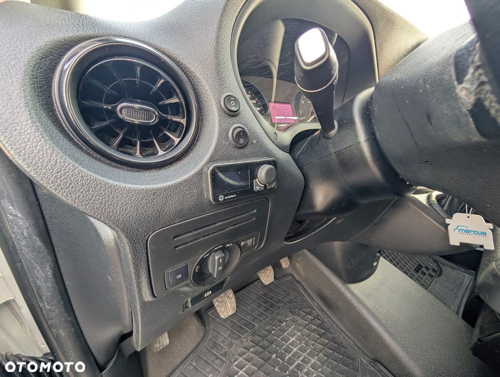 Mercedes-Benz Vito - 11