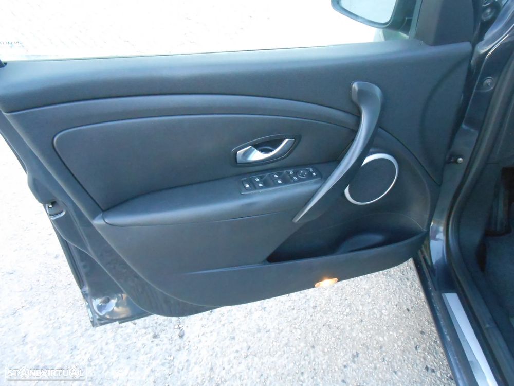 Renault Mégane 1.5 dCi Dynamique S - 11