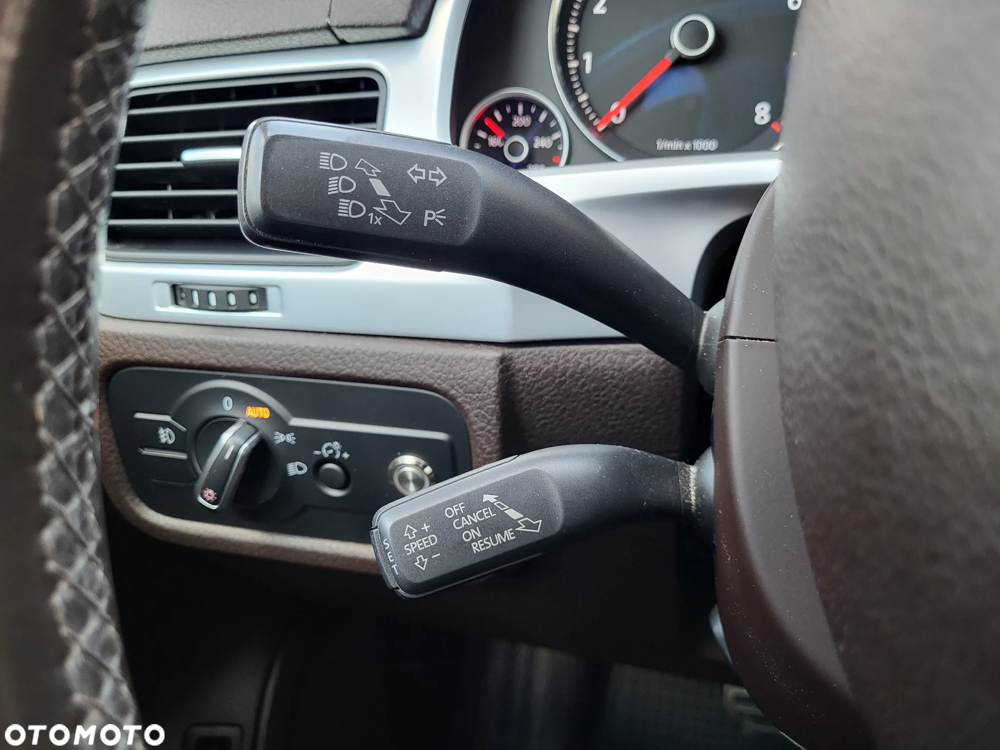 Volkswagen Touareg 3.0 Hybrid 4Motion Automatik - 12