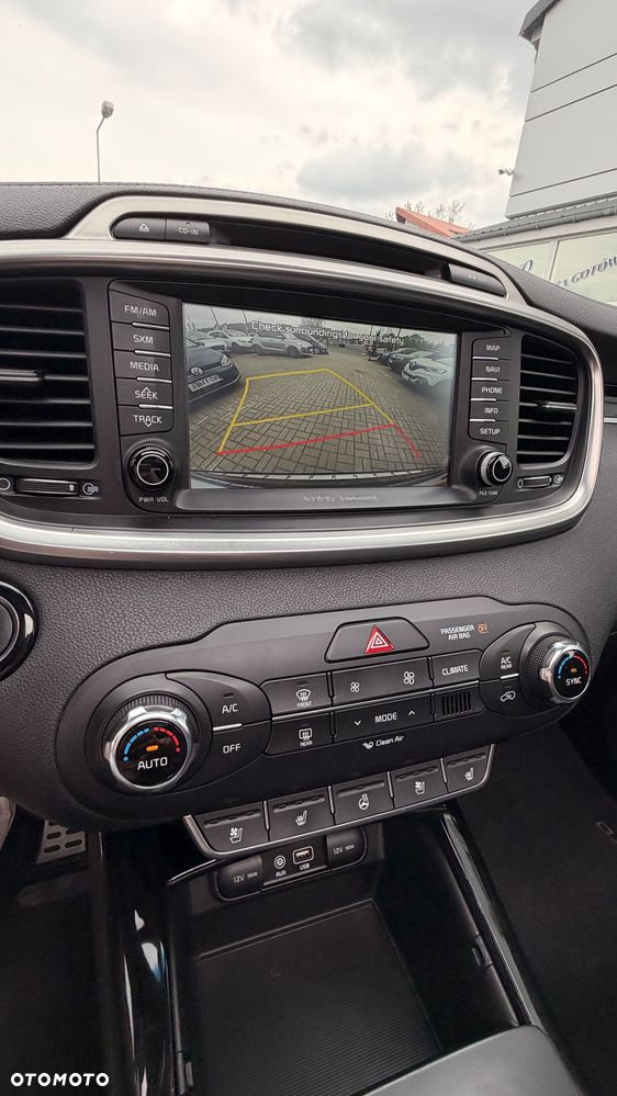 Kia Sorento - 25