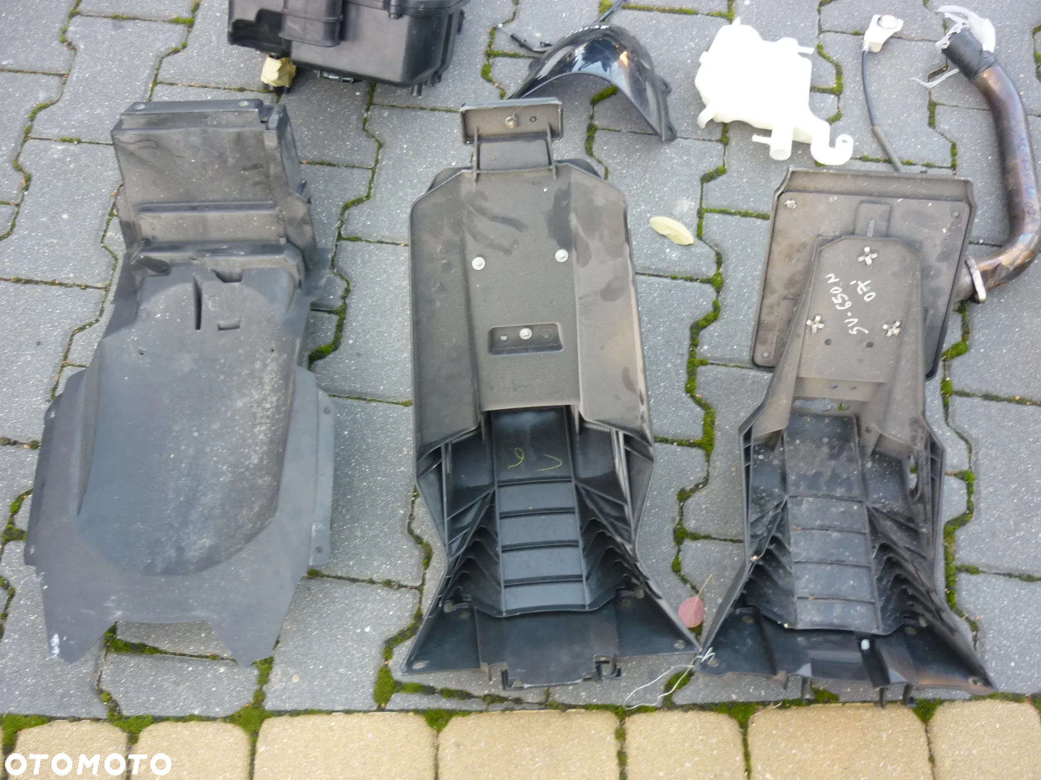 Chłodnica oleju sety tył wypełnienie wentylator części Suzuki SV 650 rok 2007 - 13