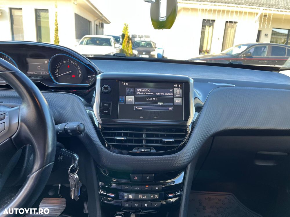 Peugeot 2008 1.2 PureTech Turbo EAT6 S&S Active - 4