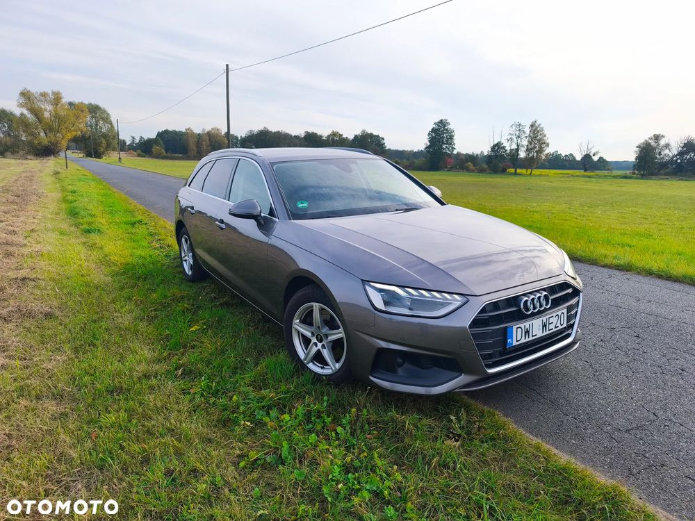 Audi A4 Avant 2021 photo 2