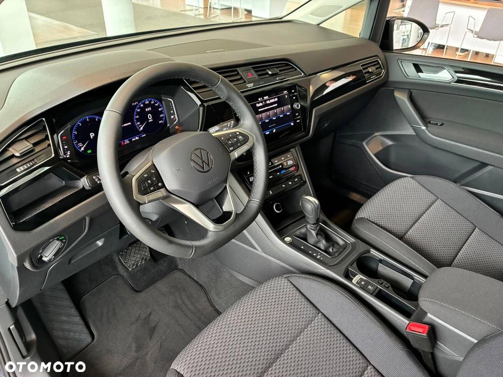 Volkswagen Touran - 3
