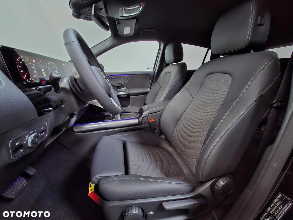 Mercedes-Benz GLA 180 mHEV 7G-DCT - 11