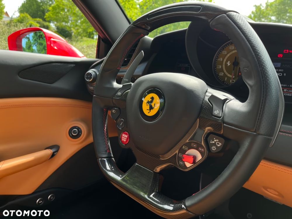 Ferrari 488 - 8