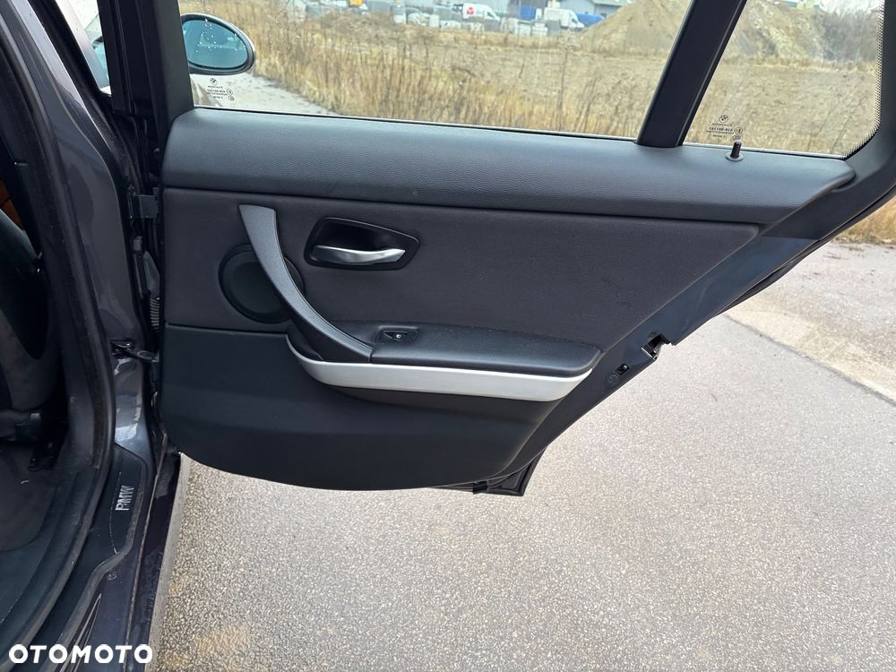 BMW Seria 3 330d - 15
