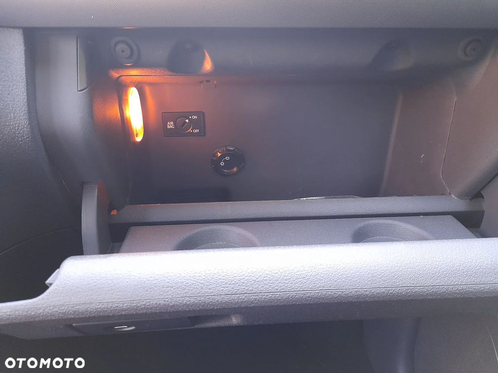 Volkswagen Touran - 21