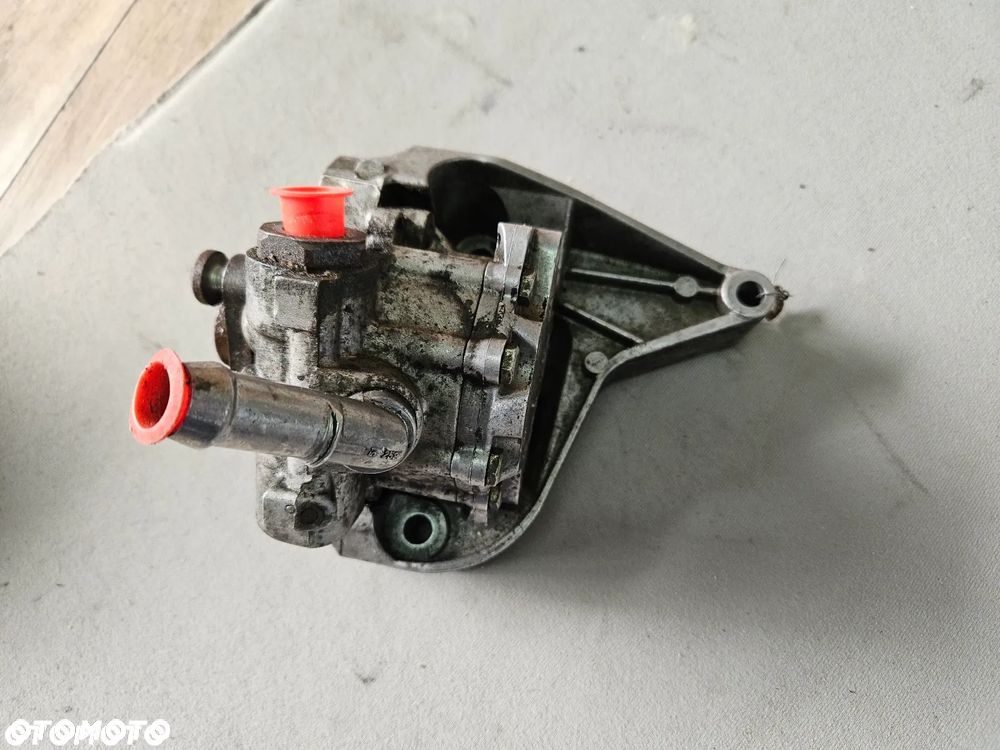 Pompa wspomagania BMW E87 E90 E91 2,0 D 7692974546 - 4