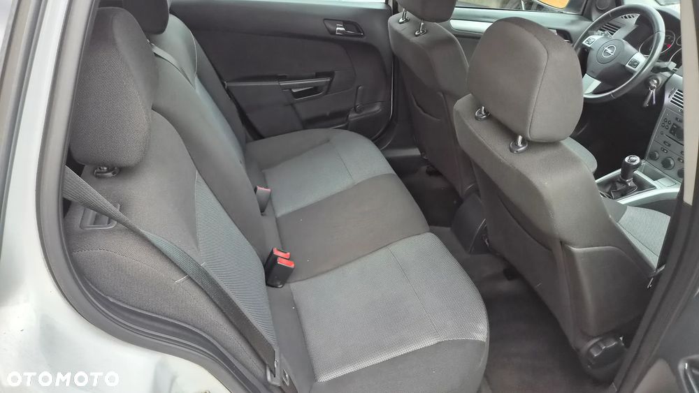 Opel Astra 1.8 Innovation - 21