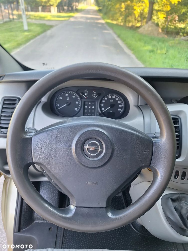 Opel Vivaro - 19