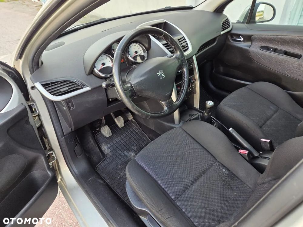 Peugeot 207 1.6 Premium - 16