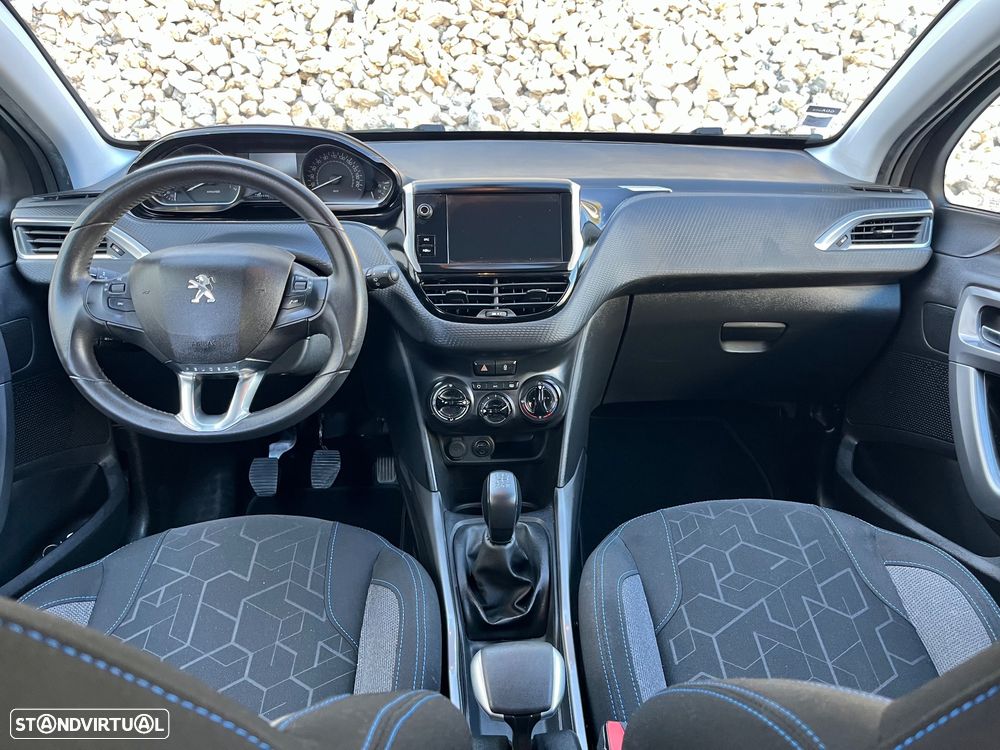 Peugeot 2008 1.2 PureTech Style - 4
