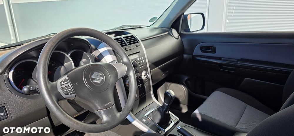 Suzuki Grand Vitara 1.6 Comfort - 10