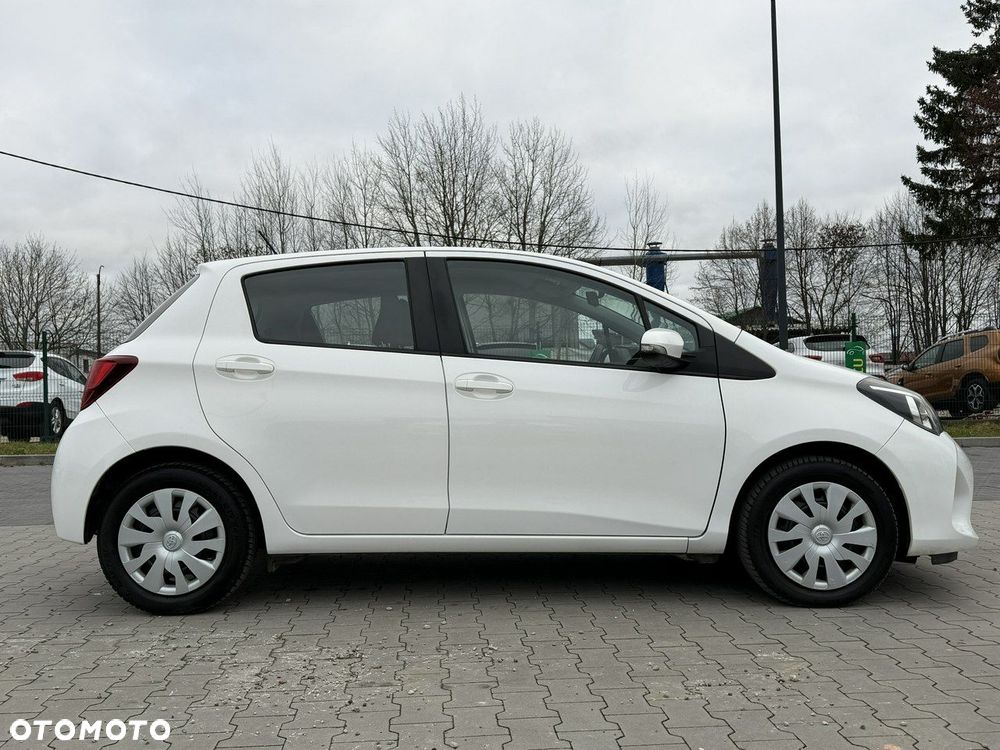 Toyota Yaris - 10