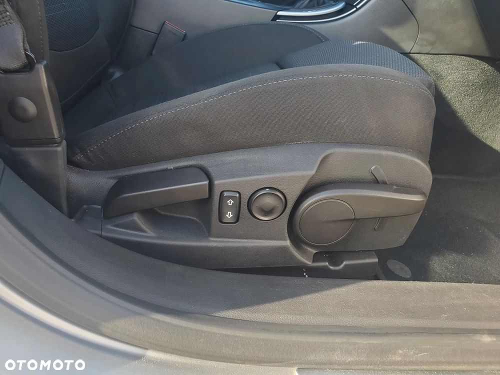 Opel Insignia - 18