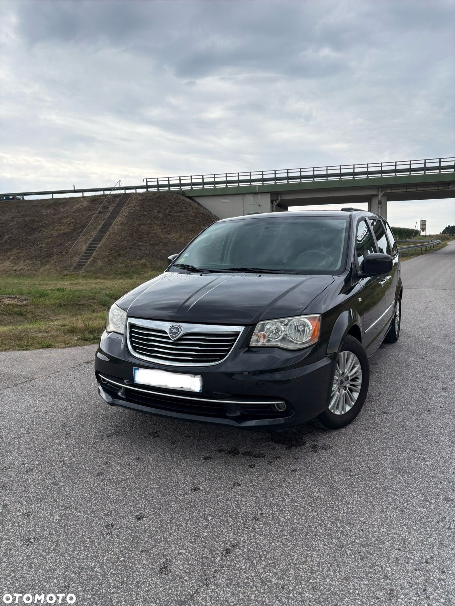 Lancia Voyager 2.8CRD Platinum - 1