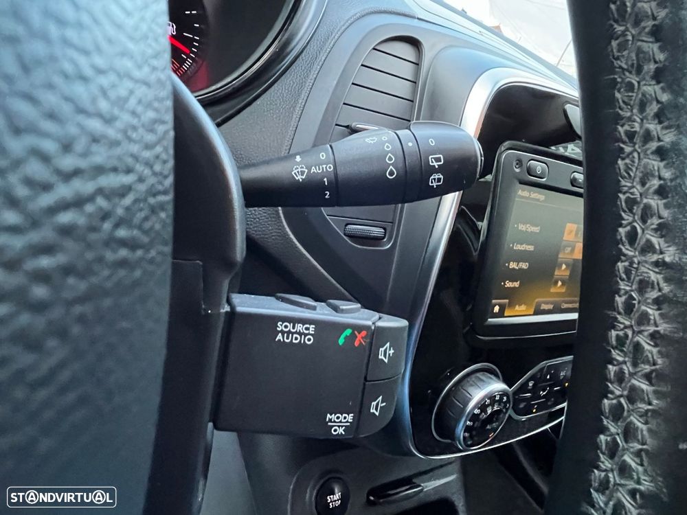 Renault Captur 0.9 TCE Initiale Paris - 18