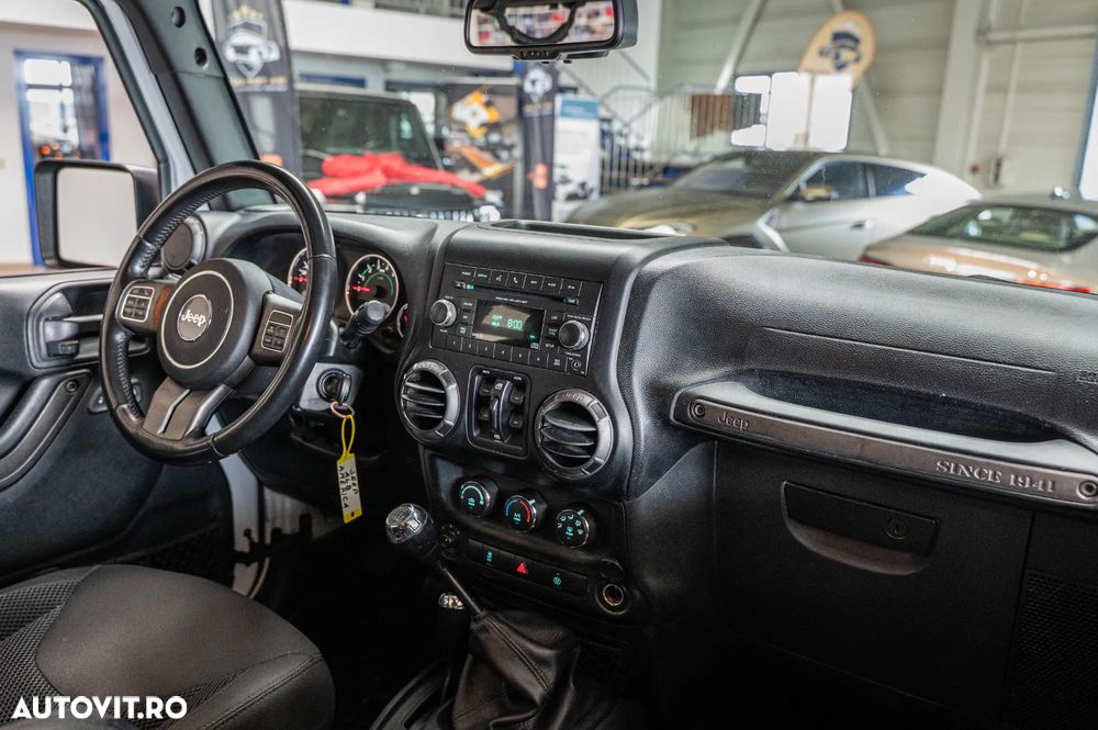 Jeep Wrangler - 13