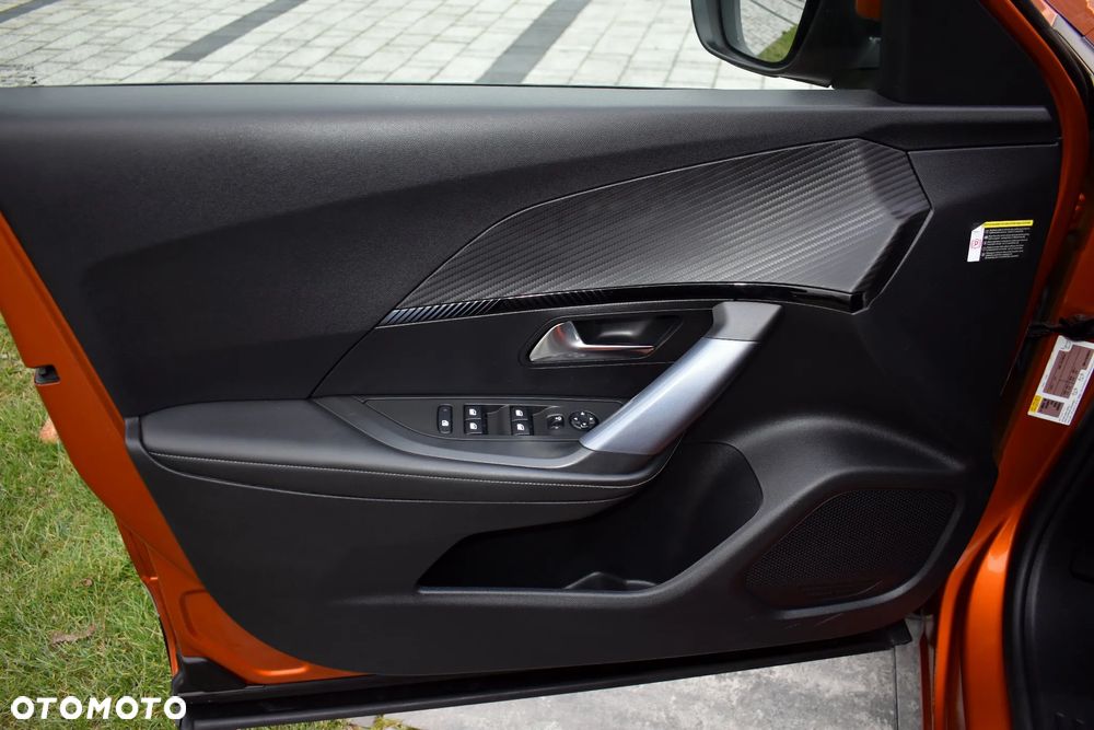 Peugeot 2008 ver-puretech-130-allure - 18