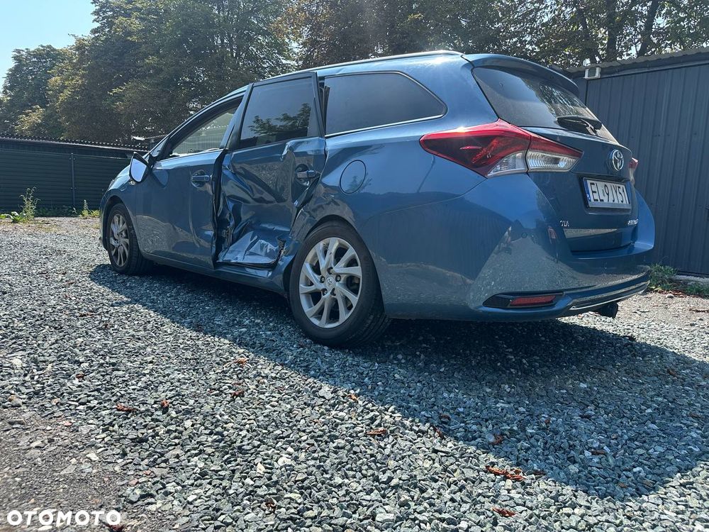 Toyota Auris 1.8 HSD Luna - 3