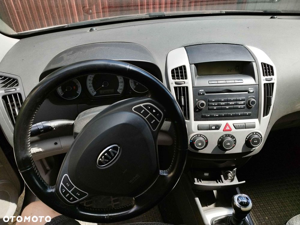 Kia Ceed 1.6 Comfort + - 9