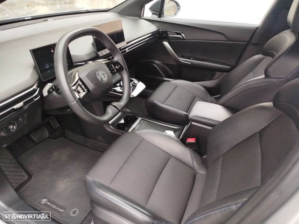 MG MG4 64 kWh Luxury - 5