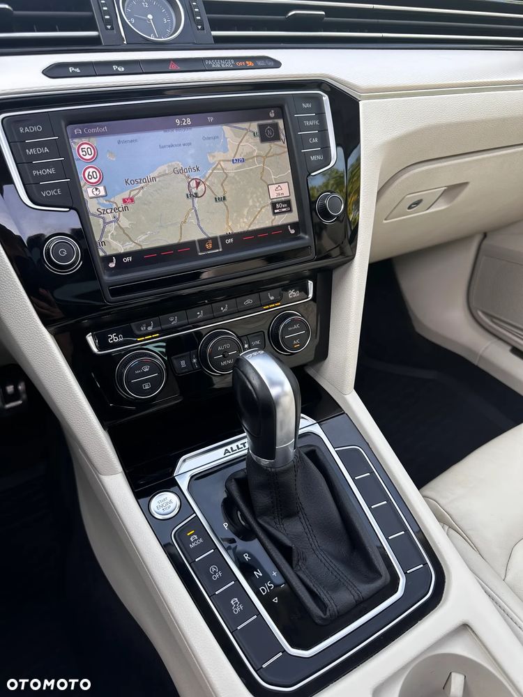 Volkswagen Passat Alltrack 2.0 TDI SCR 4Motion DSG - 19