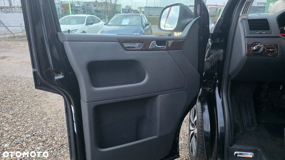 Volkswagen Multivan - 10