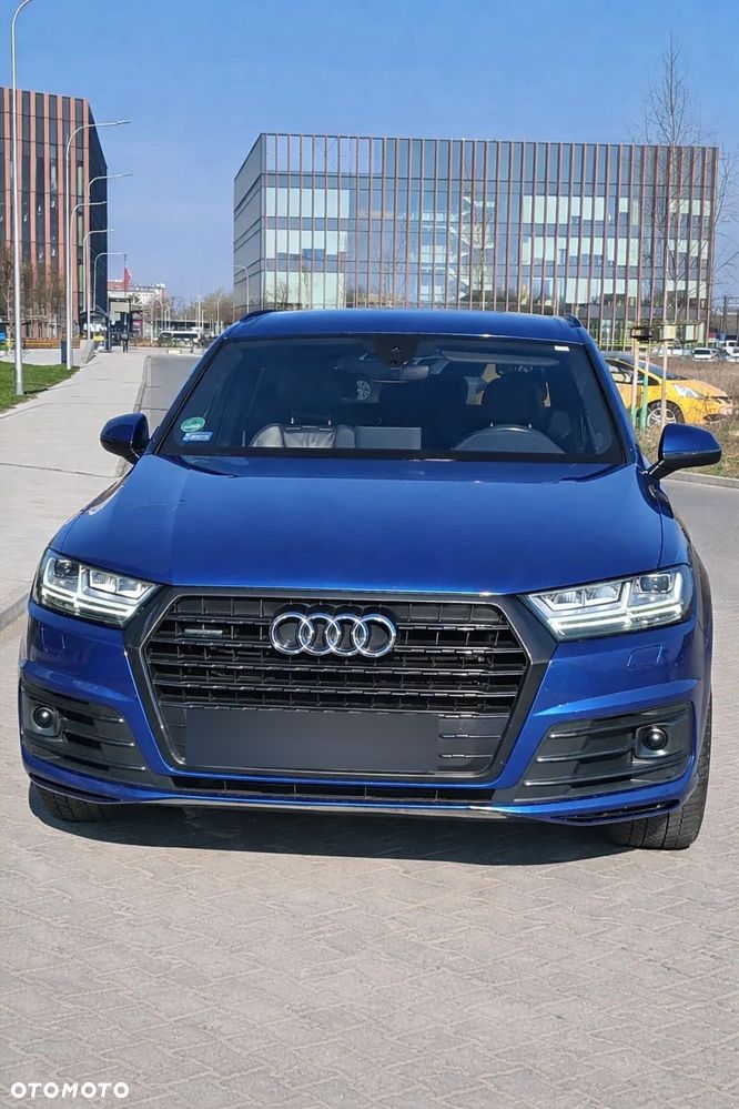 Audi Q7 - 1
