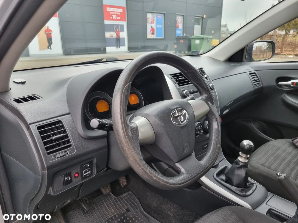 Toyota Corolla 1.6 Terra - 13