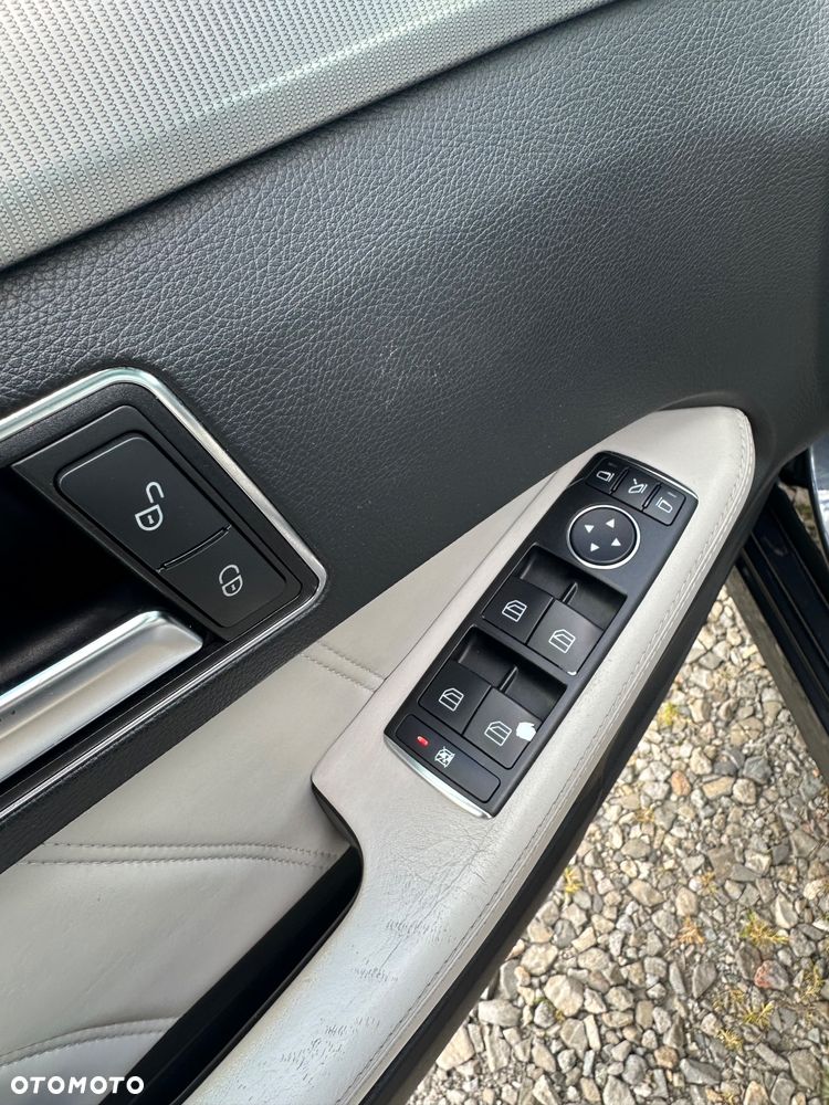 Mercedes-Benz Klasa E 350 BlueTEC 4Matic 7G-TRONIC - 12