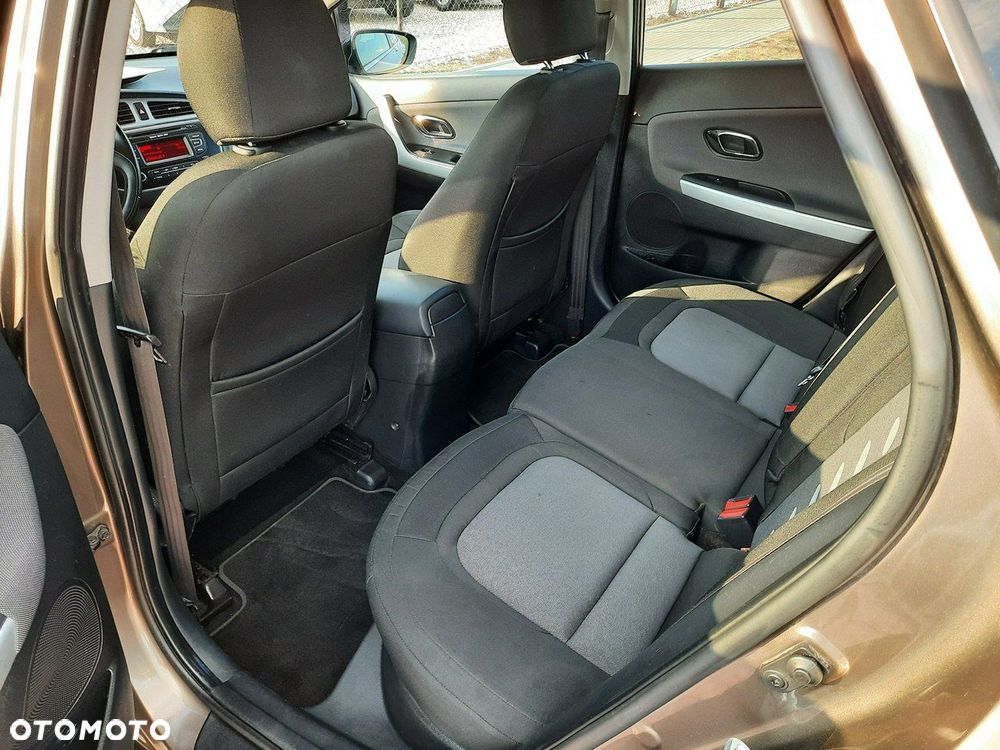 Kia Ceed - 16