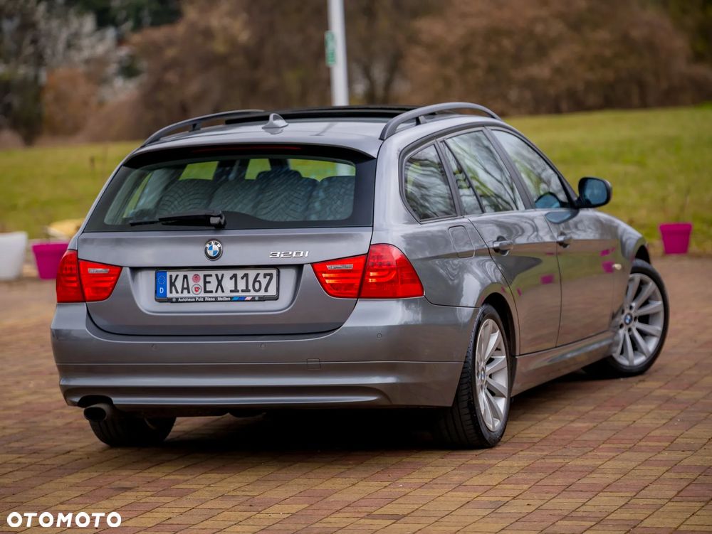BMW Seria 3 320i Edition Exclusive - 11